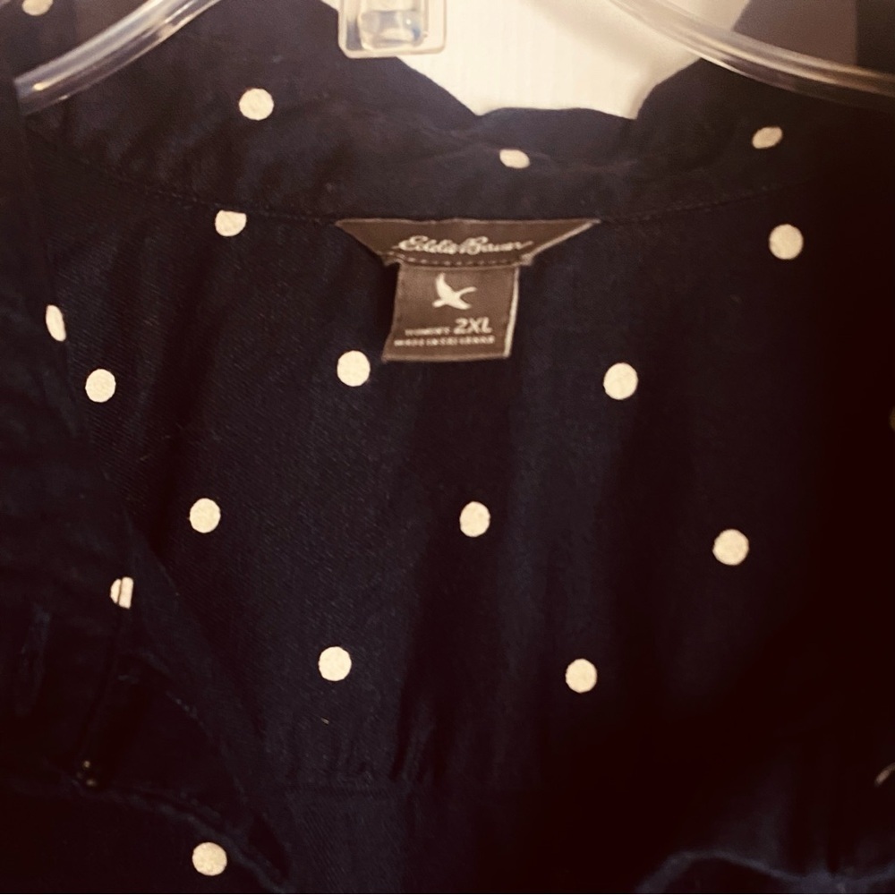 Eddie Bauer Plus Size Polka Dots Shirt Navy Blue Ling Sleeves Size 2XL - Picture 2 of 4